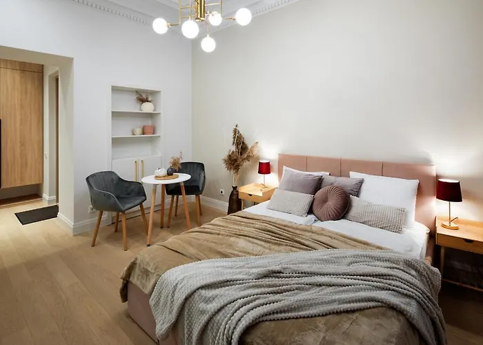 Raina Boulevard Exclusive Design Apartments By The Park