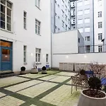 Raina Boulevard Exclusive Design Apartments By The Park
