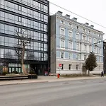 Raina Boulevard Exclusive Design Apartments By The Park
