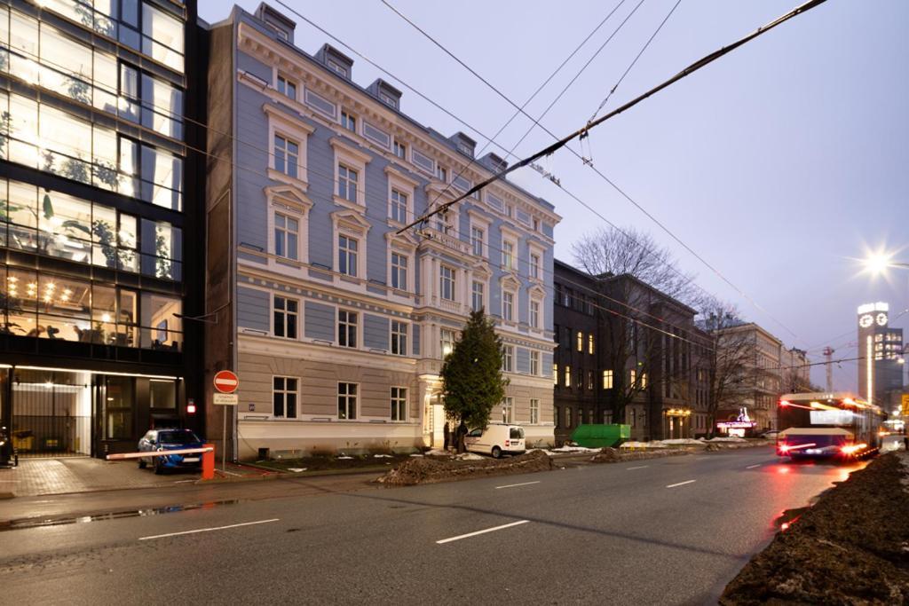 Raina Boulevard Exclusive Design By The Park Dzīvoklis